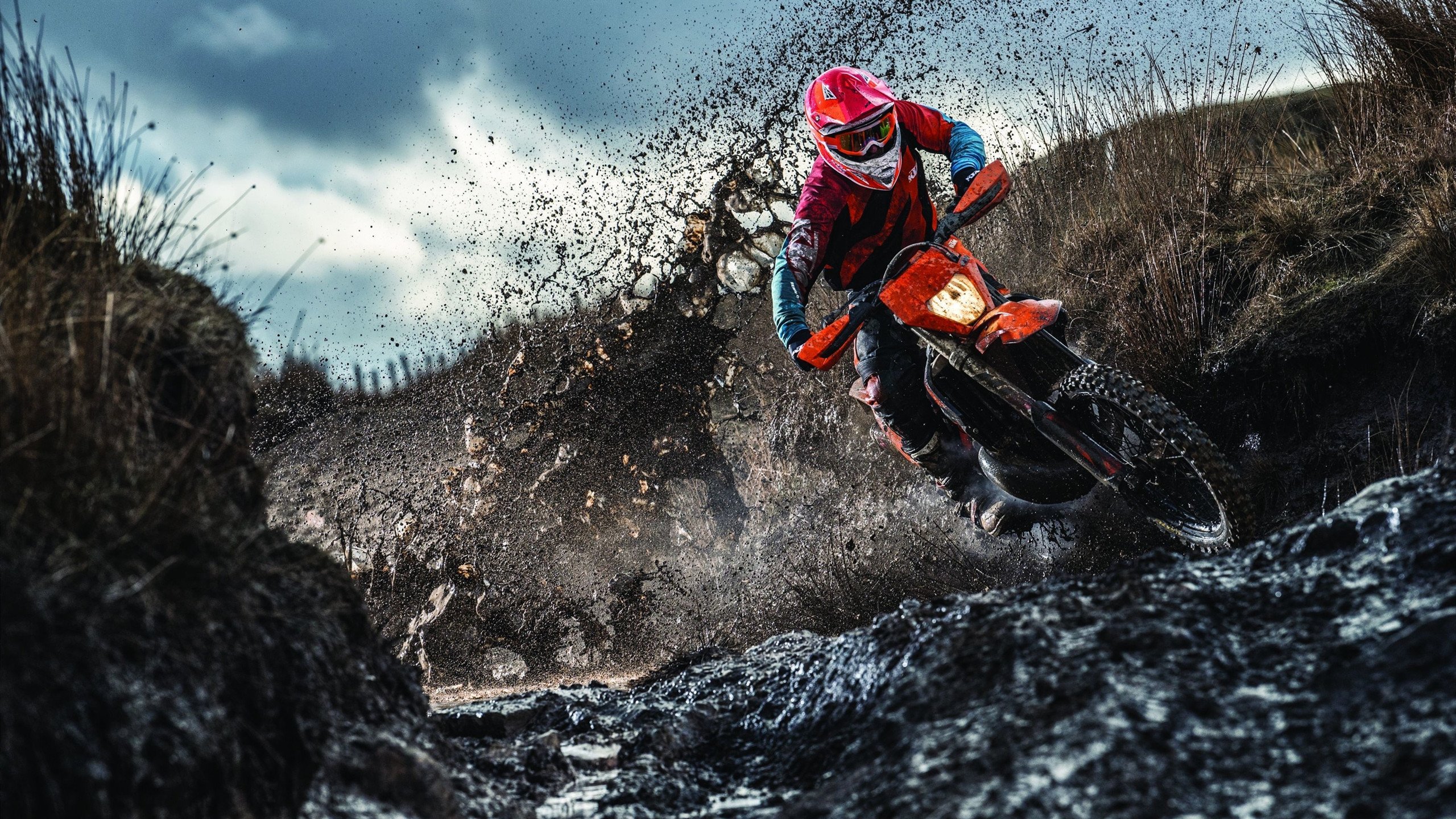 开云体育-_城市太空跑：在未来世界中飞跑_，太空城市,太美了